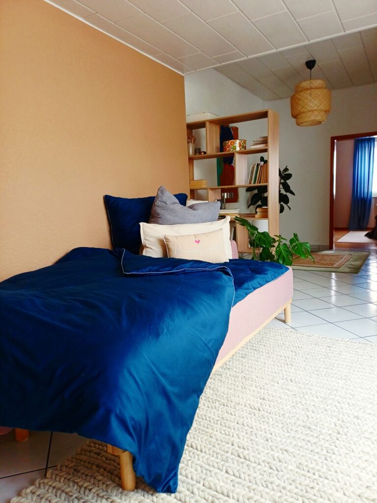 Wohnzimmer Detailansicht – RheingauWinkel47 Ferienwohnung Oestrich-Winkel